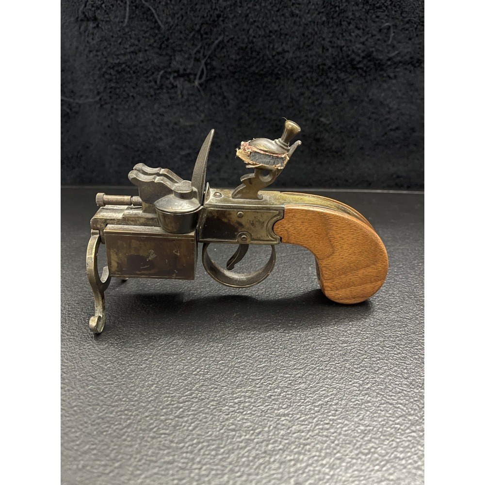 Dunhill Tinder Pistol Table Lighter, Regd. No. 794093,Brass & Wood RARE 19273/34